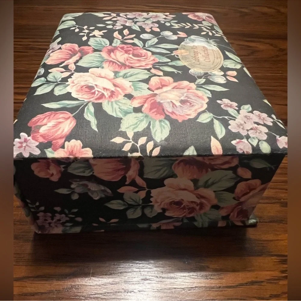Vintage French Floral Fabric Covered Jewelry Pull Out Tray Fabric Sewing Box - Picture 7 of 8